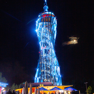 Aussichtsturm Nacht