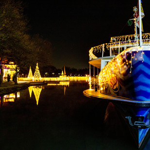 Werft bei Nacht