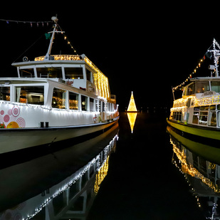 Werft bei Nacht