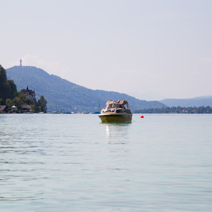 Boot vor Pyramidenkogel