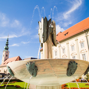 Kiki Kogelnik Brunnen