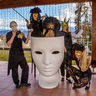  La Mascarade