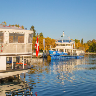 Werft im Herbst