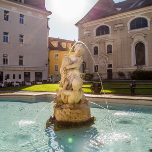 Delphinbrunnen