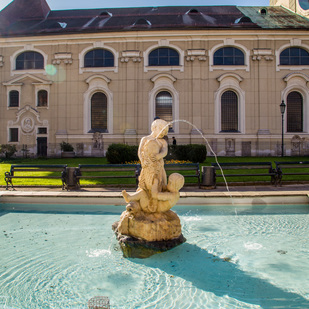 Delphinbrunnen